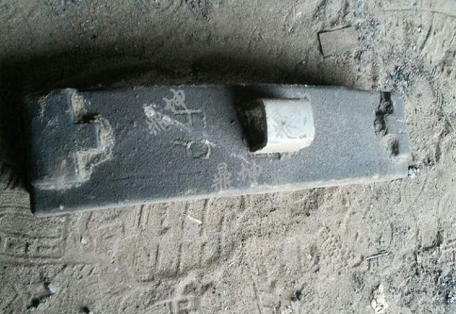 DF4机车铸铁闸瓦带轮缘