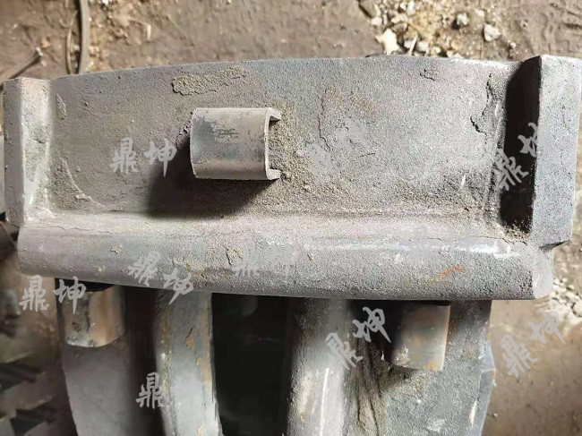 重型机车大轮缘高磷铸铁闸瓦