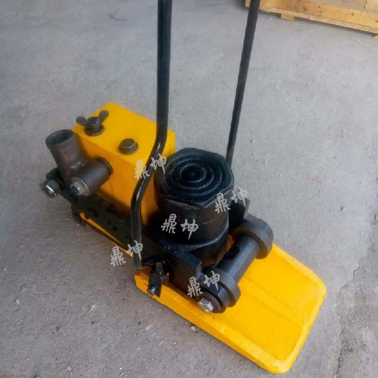 液压起道机的组成及特点