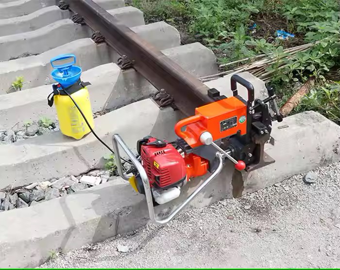 内燃钢轨钻孔机使用注意事项