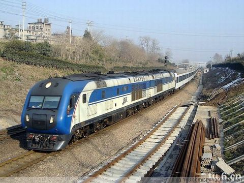 东风11供(DF11G)型准高速客运内燃机车